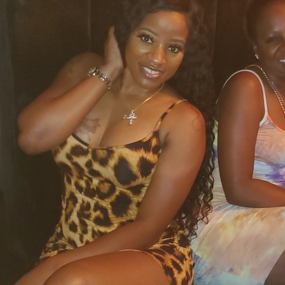 Meet your Posher, Kelley - Picture 1 of 1